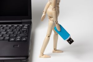 【弁護士による判例解説】社内情報を私的目的で保存した行為に対する懲戒解雇の有効性